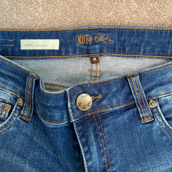 NWOT - never worn.  Kut from the Kloth Connie Ankle skinny jeans size 8 - Picture 2 of 8